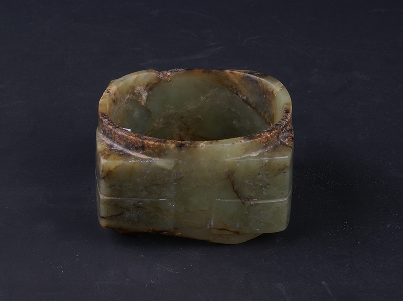 新石器时代兽面纹青玉琮